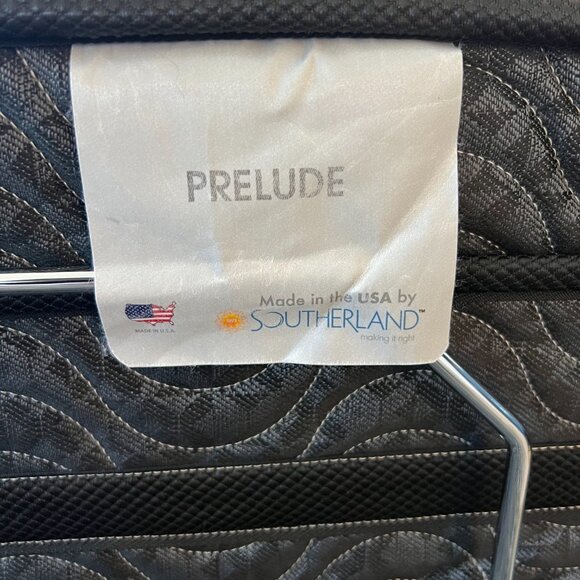 King Size Prelude Mattress by Southerland with Adjustable Base – Like New! - Picture 6 of 7